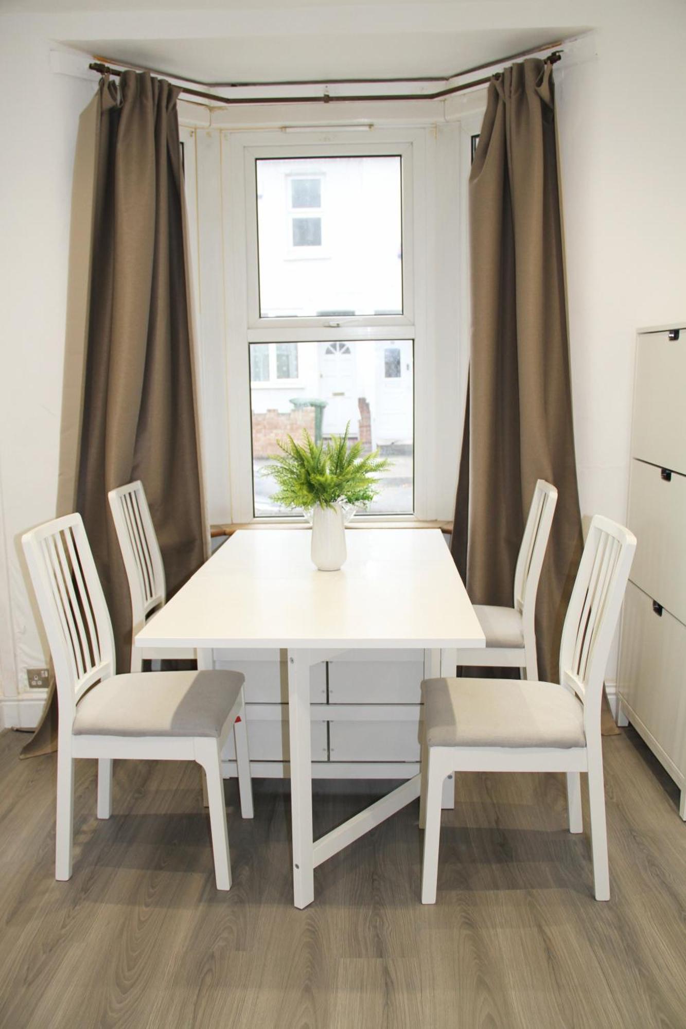 Retreat-2 Bedroom House Parking & Garden Casa vacanze Londra