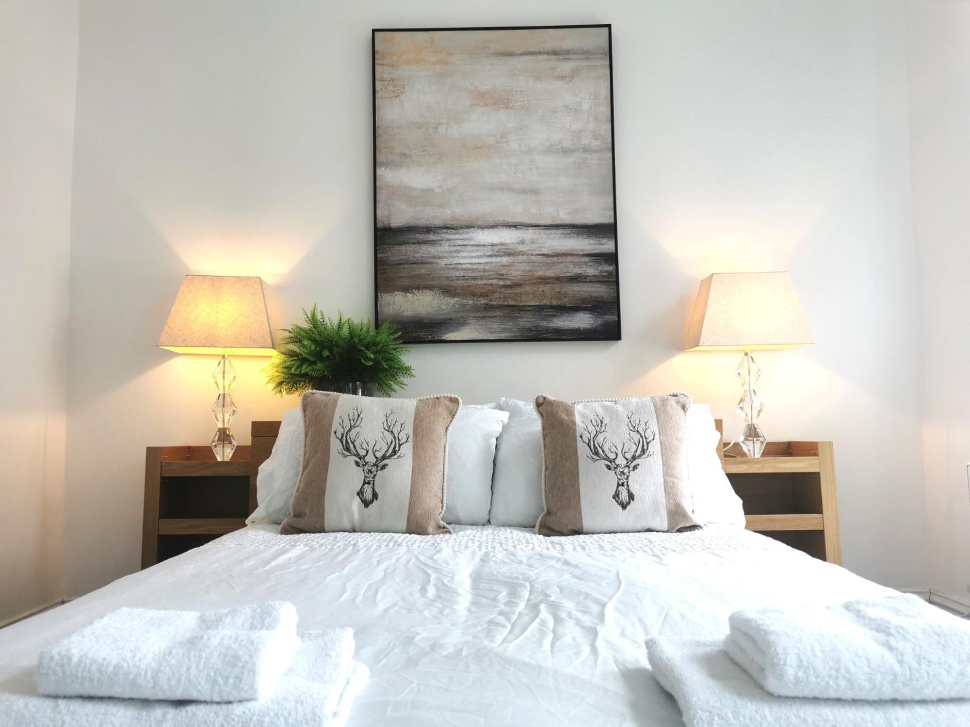 Retreat-2 Bedroom House Parking & Garden *